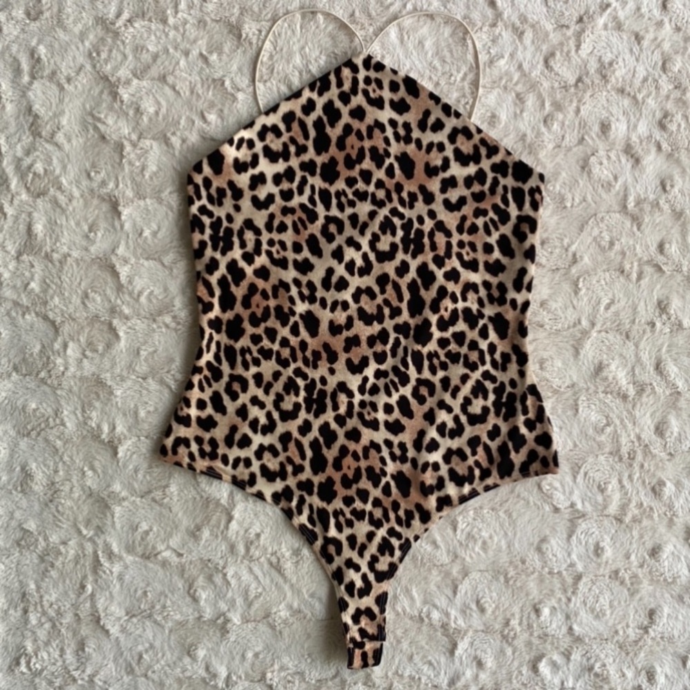 Top & Bodysuit Bundle 4 Items - image 5